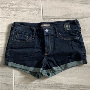 Abercrombie & Fitch Low Rise Short Size 27 NWT